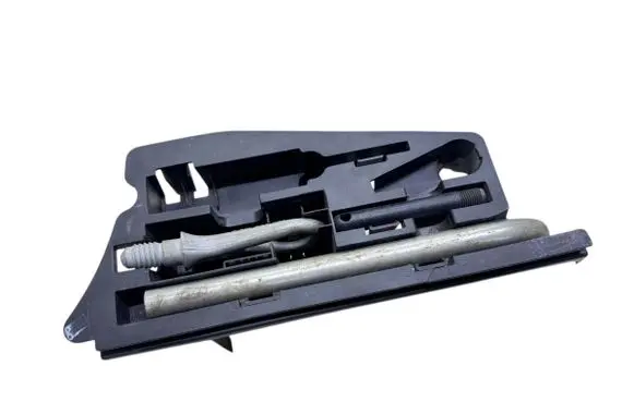 Audi A6 S6 C6 4F Tool set 4F5012111