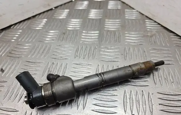 Mercedes-Benz A W169 Fuel injector 0445110378 A6400701287