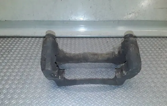 Mitsubishi Grandis Front Brake Caliper Pad/Carrier 