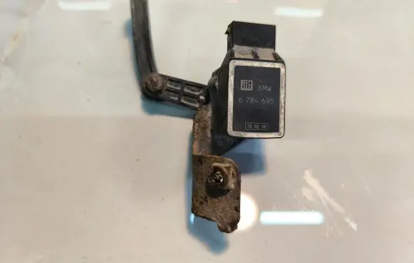 BMW X3 E83 Headlight/headlamp level sensor 6784695 180808