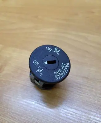 Passenger airbag on/off switch