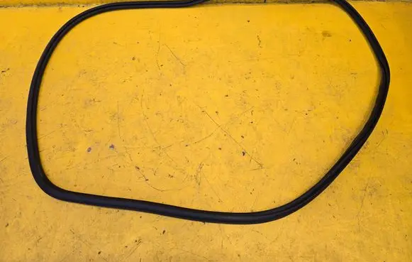 Audi e-tron Front door rubber seal 4KE831721