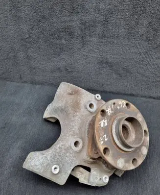 Rear wheel hub