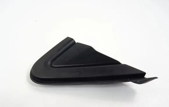 Volkswagen Polo VI Fender end trim 2G0853273A