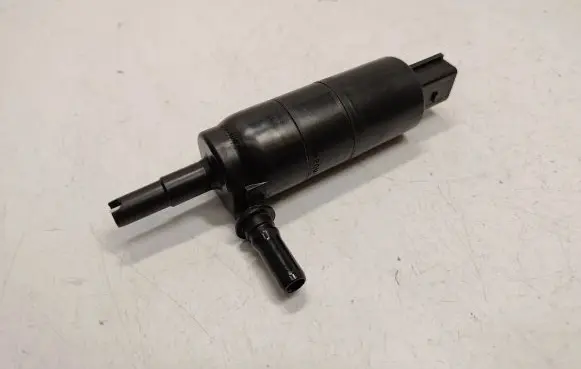 BMW 4 F32 F33 Headlight washer pump 67637217792