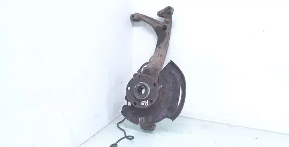 Volkswagen PASSAT B5 Front wheel hub spindle knuckle 8D0407258AD