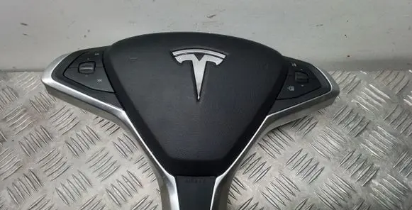 Tesla Model S Steering wheel airbag 0589R1000552