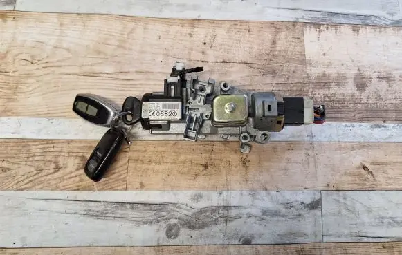 Mazda 2 Ignition lock GJ6A66938A VP8AFF15607AC TLNUACC