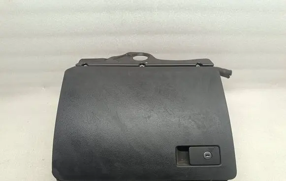 Volkswagen PASSAT B6 Glove box 3C1857114 T0024226 P0108696