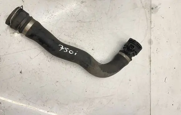 BMW 7 E65 E66 Engine coolant pipe/hose 7508011 10305924
