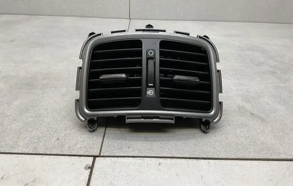 Hyundai Tucson TL Rear air vent grill 97040D7000