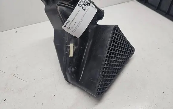 Audi Q7 4L Air intake duct part 7L0819049