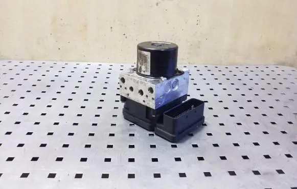 Land Rover Freelander 2 - LR2 ABS Pump 6G9N2C405DG 10092632053 10061335591