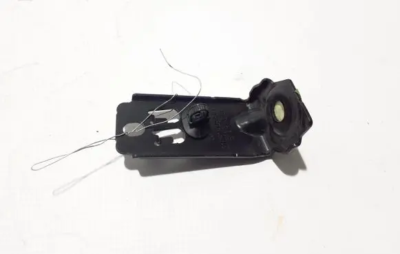 Volvo V60 Fender mounting bracket 31651846