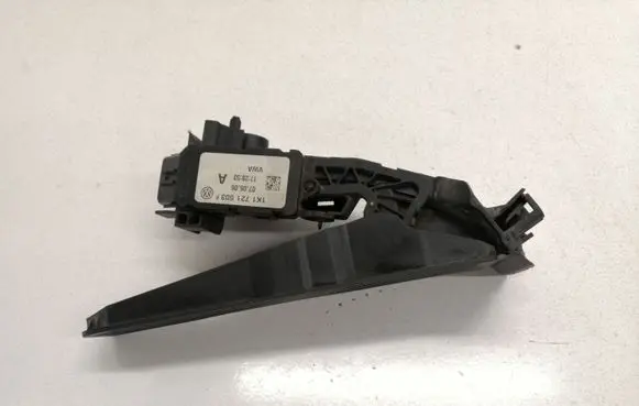 Skoda Octavia Mk2 (1Z) Accelerator throttle pedal 1K1721503