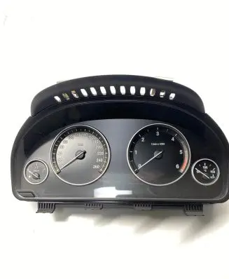 Speedometer (instrument cluster)
