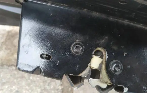 Ford Focus Trunk door license plate light bar 