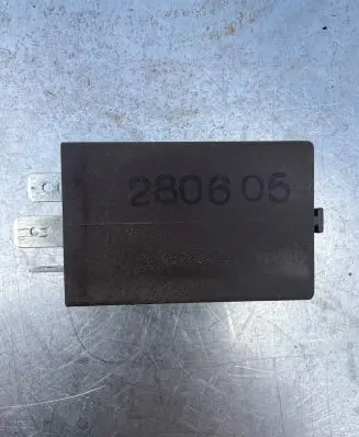 Ford Mondeo Mk III Fuse module 1S7T17L684AA D3L0A