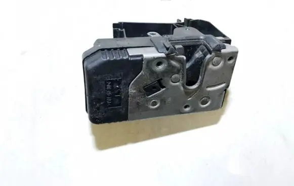 Renault Trafic II (X83) Front door lock 8200008247 91166228