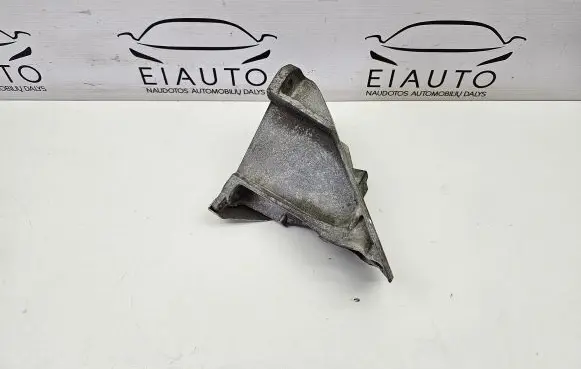 BMW 5 E60 E61 Engine mounting bracket 6774178 22116774178