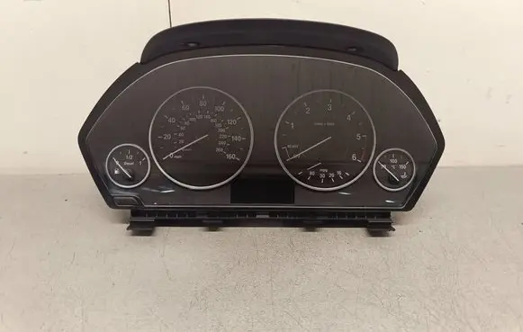 BMW 3 F30 F35 F31 Speedometer (instrument cluster) 9334782 007056010 17649411