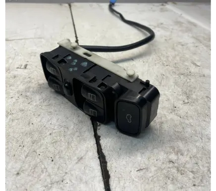 Mercedes-Benz C W203 Electric window control switch A2038200110 501809