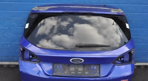 Ford Focus Tailgate/boot cover trim set 