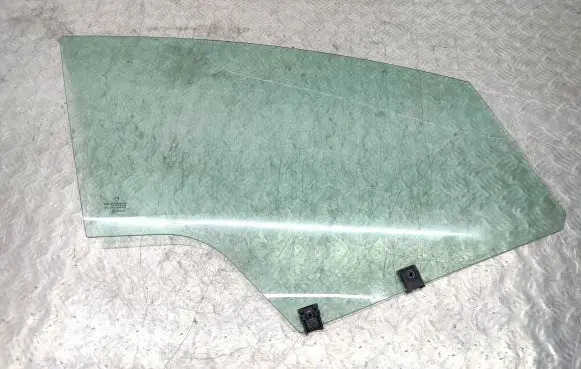 Peugeot 3008 I Front door window glass four-door E000189 DOT39AS2M34