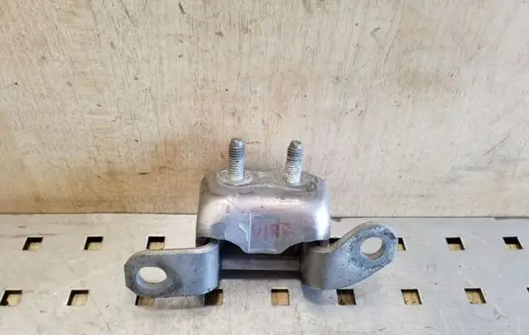 Toyota Avensis Verso Rear door upper hinge