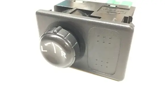 Nissan Primera Wing mirror switch ZDF