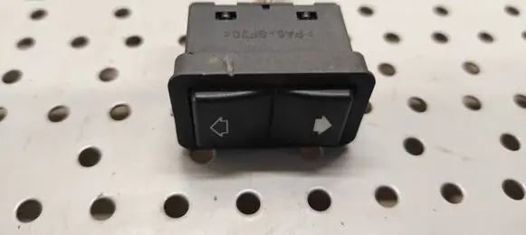 BMW 5 E39 Electric window control switch 8368974