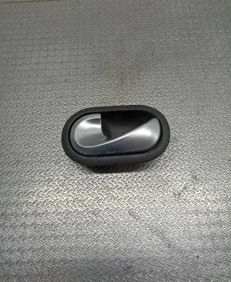 Renault Megane II Front door interior handle 8200028487 5005400006