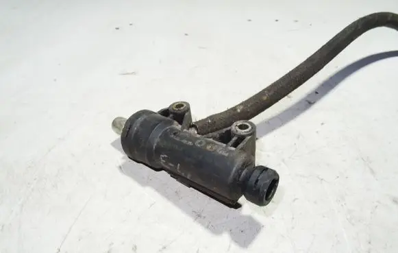 BMW 3 E46 Clutch master cylinder 6758822 21526758822