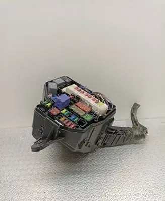 Toyota Yaris Fuse module 8264152020 821150DB90A