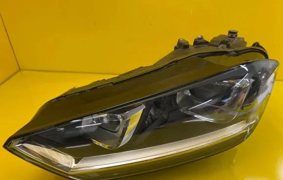 Volkswagen Golf Sportsvan Headlight/headlamp 517941031B