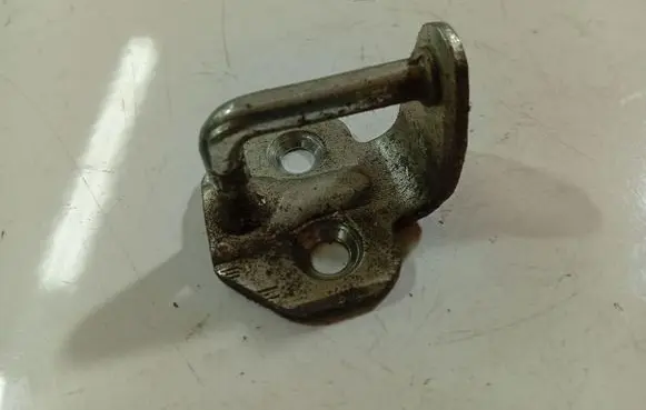 Fiat Fiorino Front door lock loop/hook striker 