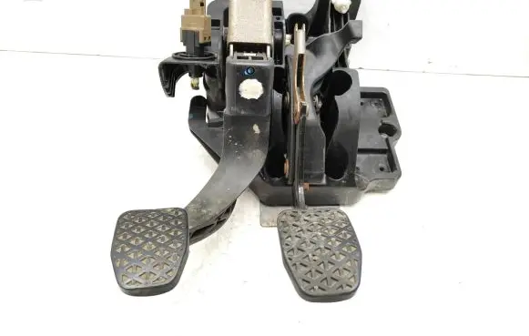 Lancia Delta Pedal assembly 51836372 3801920006