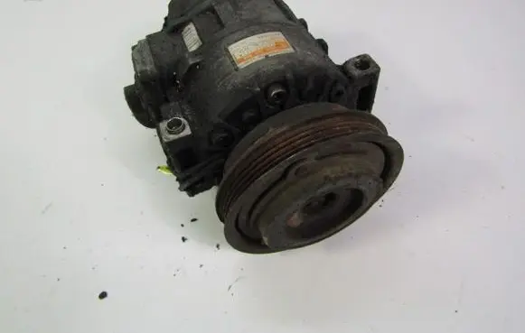 Volkswagen PASSAT B5.5 Air conditioning (A/C) compressor (pump) 8D0260808