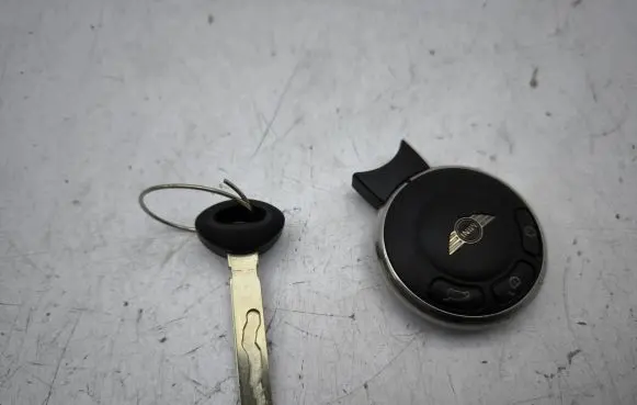 Mini Cooper Countryman R60 Ignition key/card 