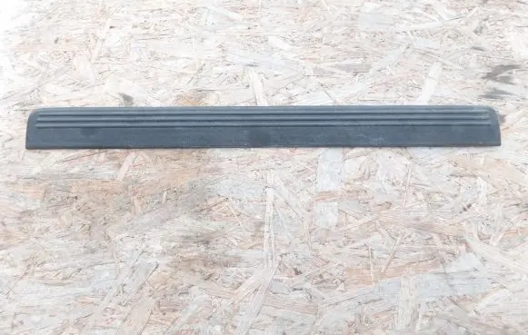 Nissan Primera Side skirt front trim 769B07J100