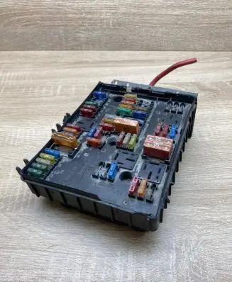 Audi A3 S3 8P Fuse module 1K0937124H 1H070803654