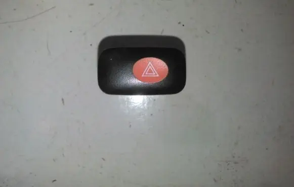 KIA Clarus Hazard light switch