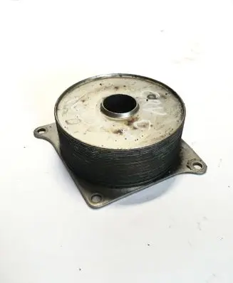 Honda CR-V Oil filter mounting bracket 