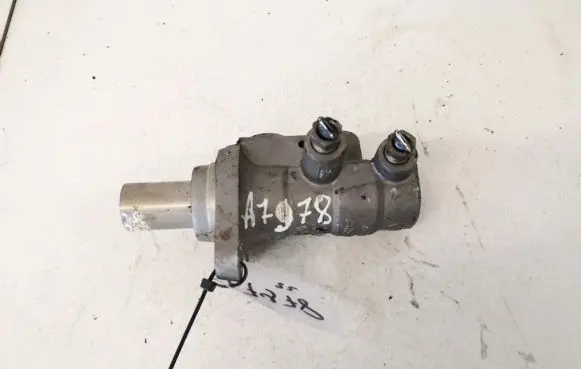 Volvo V70 Master brake cylinder