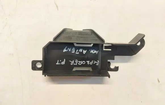 Ford Explorer EV Radio antenna
