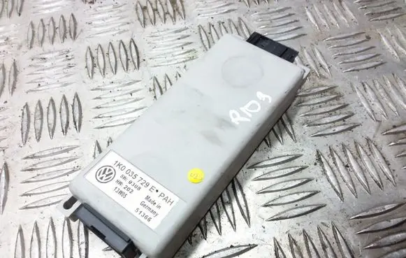Volkswagen Touran I Other control units/modules 1K0035729E