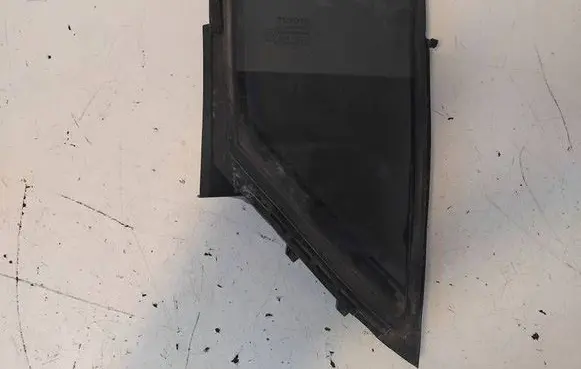 Toyota C-HR I Rear vent window glass 68188F4010