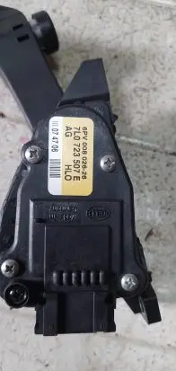Audi Q7 4L Accelerator throttle pedal 7L000802626