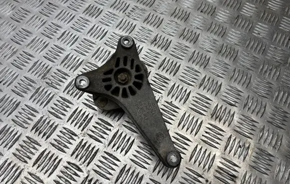 Gearbox mounting bracket
