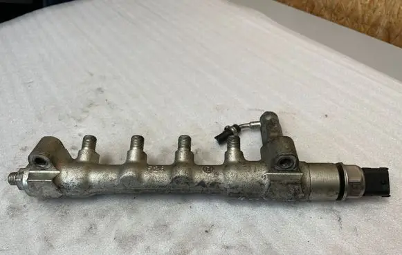 Opel Astra J Fuel main line pipe 12215121487